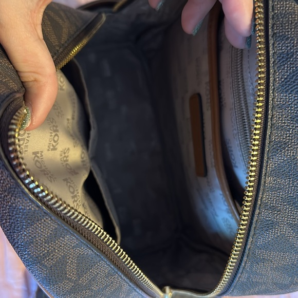 Michael Kors backpack and matching wallet - Picture 4 of 6